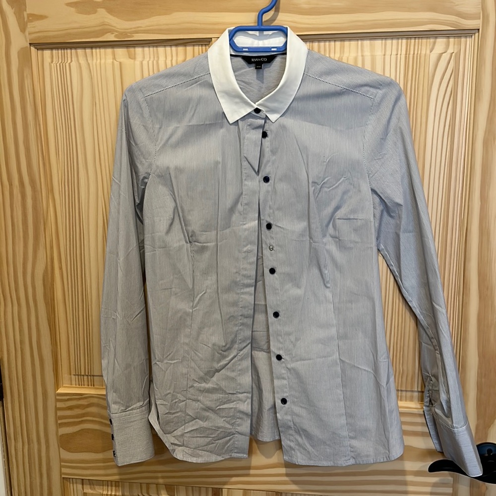 RW&co womens dress shirt.